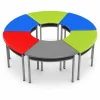 Mesa trapezoidal escolar con portalibros metálico, cubierta en polipropileno y estructura en acero con pintura electrostática, ideal para instituciones educativas.