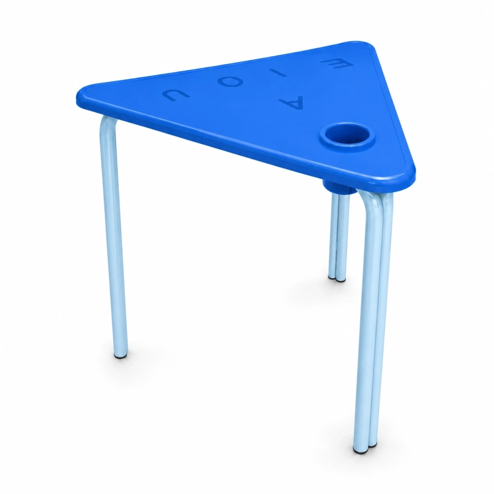 Mesa infantil triangular apilable de polipropileno con filtro UV y estructura metálica para jardines infantiles y colegios.