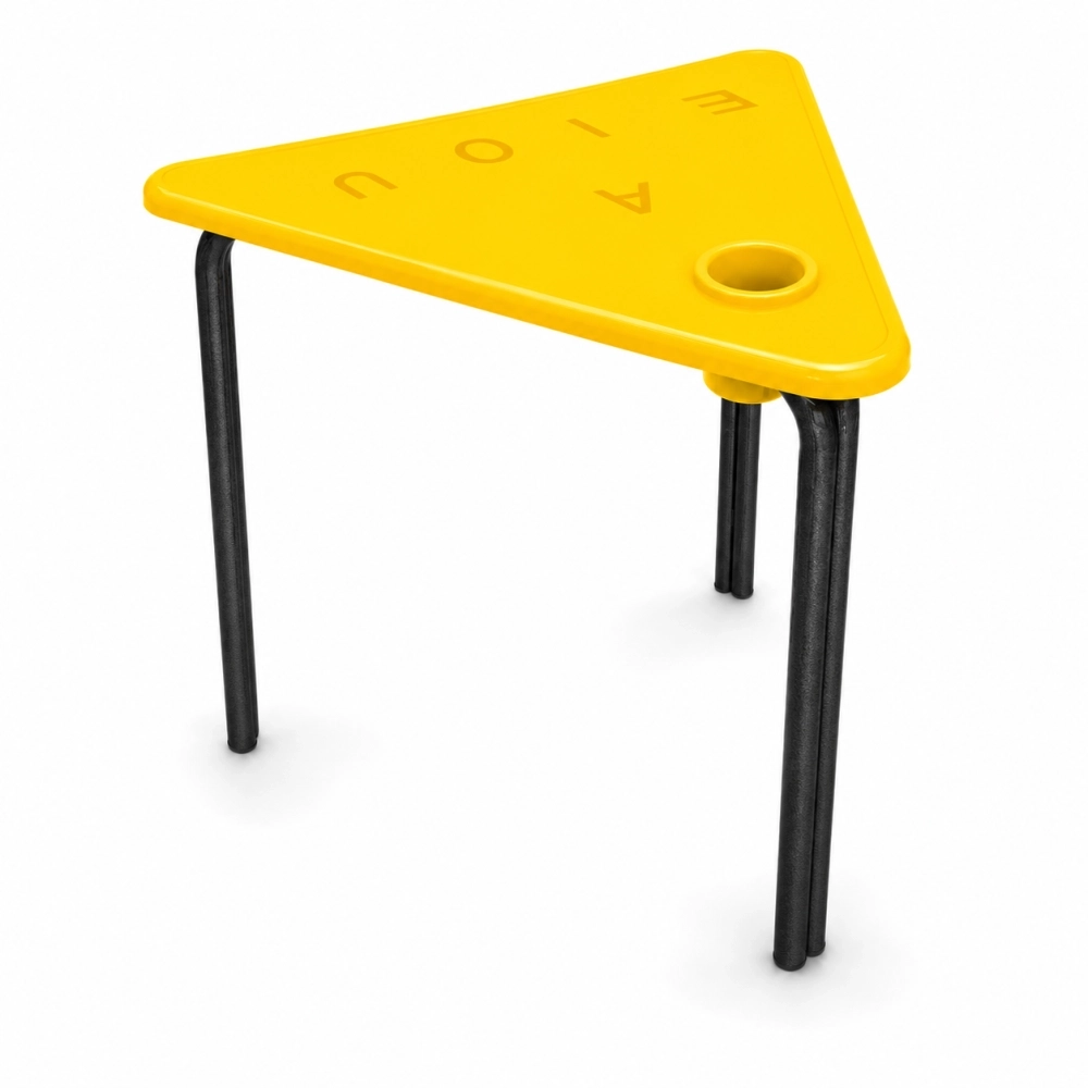 Mesa infantil triangular apilable de polipropileno con filtro UV y estructura metálica para jardines infantiles y colegios.