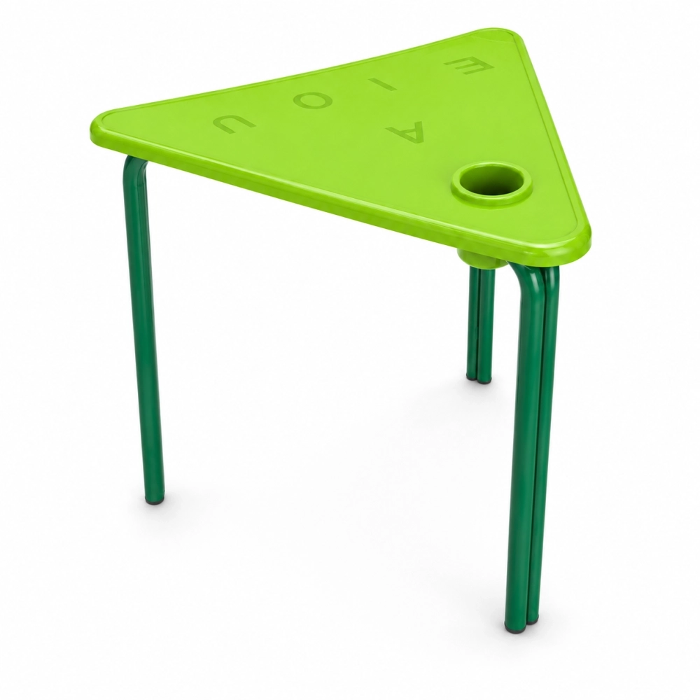 Mesa infantil triangular apilable de polipropileno con filtro UV y estructura metálica para jardines infantiles y colegios.