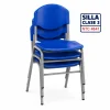 Silla escolar Clase 3 fabricada bajo la norma NTC 4641 con asiento y espaldar en polipropileno azul y estructura metálica para colegios, escuelas, bibliotecas y auditorios en Colombia.